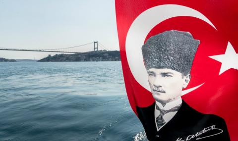 Историк заговори за любовницата на Ататюрк. Арестуваха го! - 1
