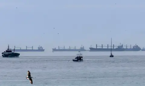 Two tankers collide in the Sea of Marmara near Istanbul  - 1