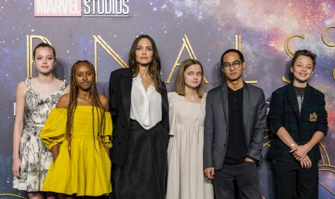 Синовете на Анджелина Джоли стават нейни асистент-режисьори (СНИМКИ) - 1