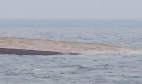 The capsized ship "Horiv" enters Bulgarian waters - 1