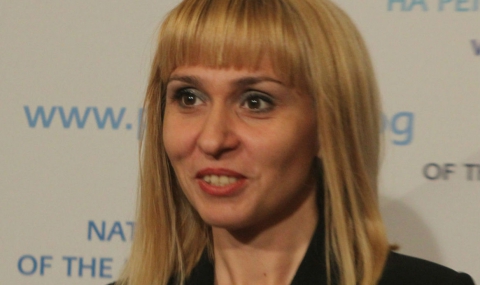 Диана Ковачева представя екипа си - 1