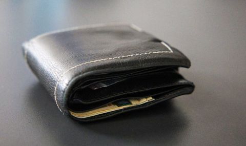 Експерт: Инфлацията вече изяде дори и повишената днес минимална работна заплата - 1
