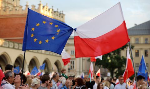 ЕС започна правни действия срещу Полша заради „руския закон“ - 1