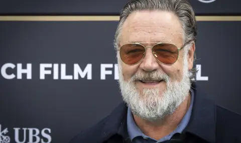 Ръсел Кроу с колекция за милиони (ВИДЕО) - 1