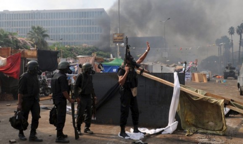 Стотици убити и над 1000 задържани в Египет - 1