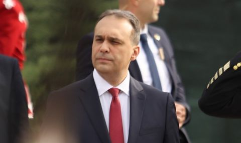 Министър Заков: Армията ни е заета да ни брани, заради това няма парад - 1
