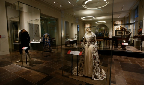 Музей в Нюрнберг показва облекла на четири века - 1