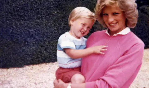 Принц Уилям показа невиждана СНИМКА на принцеса Даяна за Деня на майката - 1