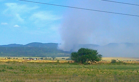 Голям пожар между селата Челопечене, Войняговци и Локорско /Обновена в 07.05 часа/ - 1