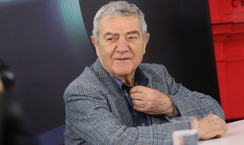Стефан Цанев е лауреат на Националната литературна награда "Дора Габе" тази година - 1