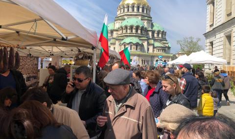Фермерски пазар събра хиляди в центъра на София - 1