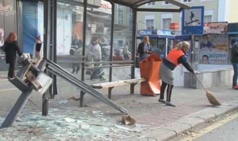 Стабилизираха раненото на спирка във Варна момиче - 1