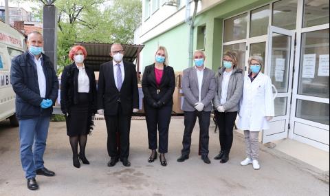 България предостави 132 защитни костюма в помощ на българското малцинство в Сърбия (СНИМКИ) - 1