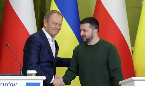 Zelensky and Tusk signed a bilateral security agreement a day before the NATO summit  - 1