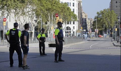 Двама арестувани след атентата в Барселона - 1