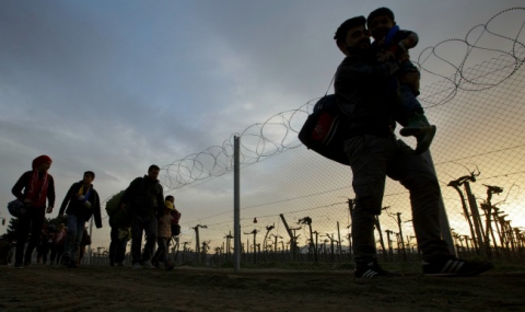 ЕС затваря балканския път за бежанците - 1