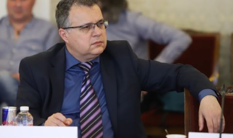 Михалев: БСП и ГЕРБ наказаха шефа на Сметната палата, защото отказа да участва в атаката срещу ДБ с Nexo - 1
