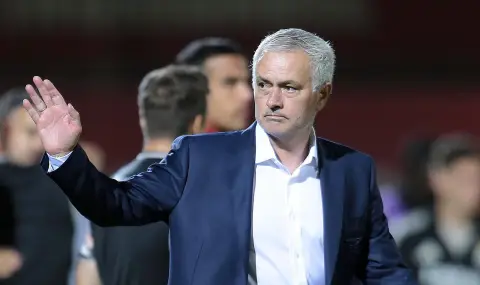 Жозе Моуриньо трогна "Стамфорд Бридж" с този жест (ВИДЕО) - 1