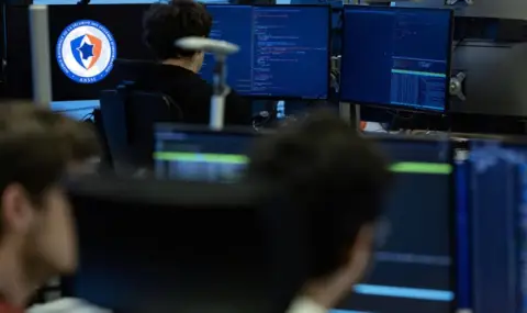 Emergency meeting in France after powerful cyberattack - 1