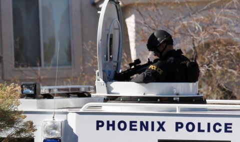 Един убит и 13 ранени при стрелба в Аризона - 1