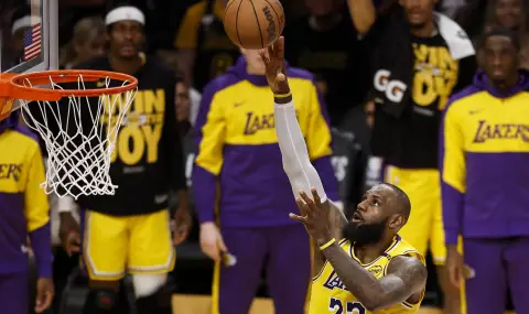 Леброн Джеймс се завърна триумфално с "дабъл-дабъл" при убедителна победа на Лейкърс над Юта Джаз - 1