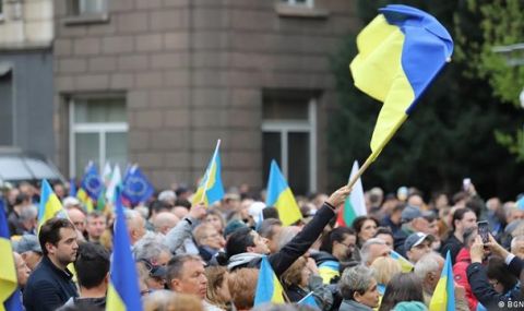 Защо украинското знаме трябва да остане на сградата на Столична община - 1