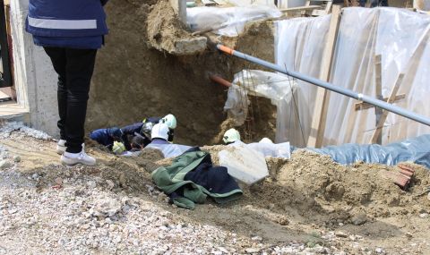 При изграждане на резервоар за вода в Благоевград: Мъж загина, затрупан в изкоп  - 1