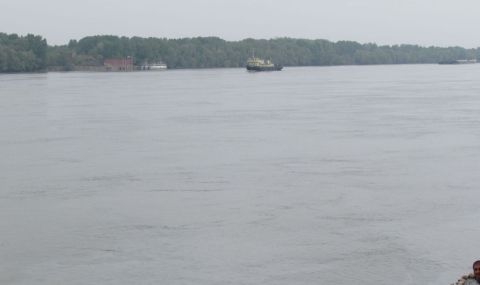 Фериботът "Оряхово-Бекет" е спрял докато река Дунав не нормализира нивото си - 1