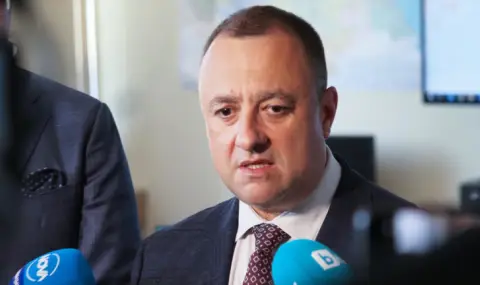 Иван Иванов към критиките на Радев и Йотова: Държава има и това е видимо!  - 1