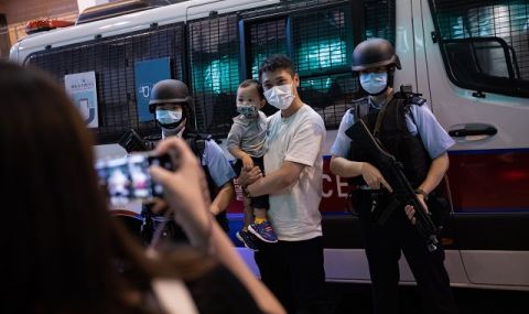 Тревога в Шанхай! На посетители на "Дисниленд" е било наредено да си останат вкъщи - 1
