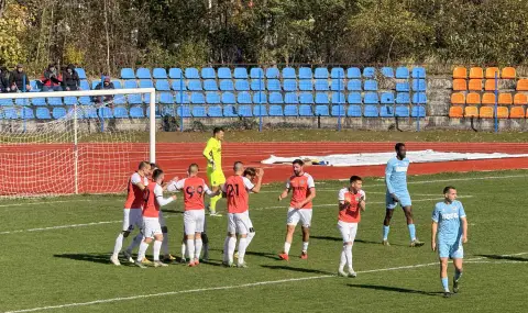 Драматичен обрат в Самоков: Локомотив София се измъкна срещу Рилски спортист в Купа на България - 1