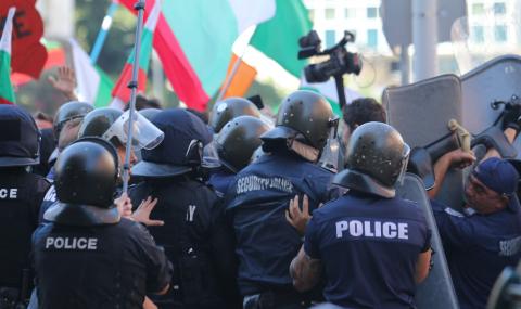 Проф. Минеков: 9 000 полицаи от страната са на протеста в София, столичната полиция не участва - 1