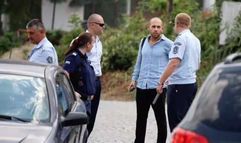 Продължават огледите на мястото на покушението срещу Алексей Петров - 1