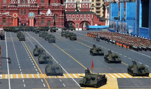 Най-новата военна техника на Русия премина по Червения площад по време на парада за Деня на победата - 1