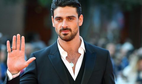 Звездата от "365 дни" Микеле Мороне сравни София с Gotham City - 1