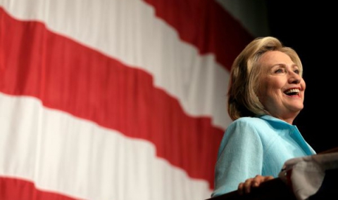 Хилъри Клинтън се извини за скандала с имейлите - 1