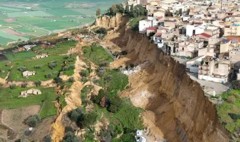 Мащабна евакуация в Сицилия! Град с 25 000 хиляди души население увисна над свлачище