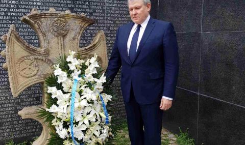 Румен Христов почете жертвите на лагера в Белене - 1