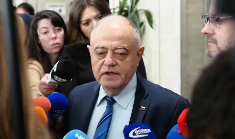 Атанасов: Когато се правят наденици и се редят листи, най-добре е да не надничаме