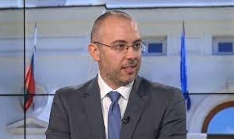 Икономист: Парадоксално е, че в добра година имаме по-голям бюджетен дефицит - 1