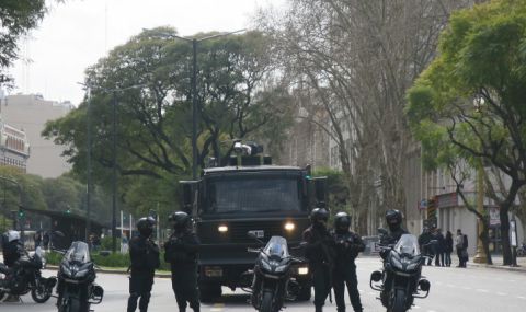 Безпорядък, грабежи и арести в Аржентина - 1