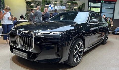 BMW пусна първата в света бронирана електрическа кола с пробег от почти 400 км - 1