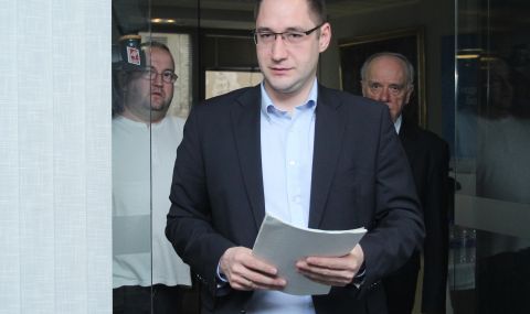 Георги Ангелов: При евтиния петрол, който България плаща, цената на бензина трябва да е 2 лева, а е над 3 - 1