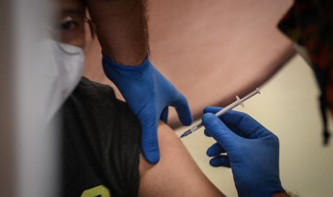 Бундестагът одобри задължителната ваксинация на здравните работници - 1