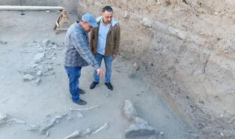 Откриха средновековен некропол по време на разкопките за строежа на новата автогара в Созопол (СНИМКИ) - 1