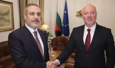 Росен Желязков  и турският външен министър обсъдиха задълбочаване на икономическото сътрудничество - 1
