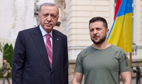 В Истанбул! Реджеп Ердоган и Володимир Зеленски обсъждат войната и НАТО  - 1