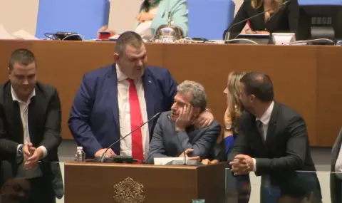 This is what Peevski and Toshko Yordanov talked to each other on the rostrum in the parliament  - 1