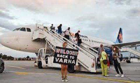 Първи израелски туристи кацнаха във Варна - 1