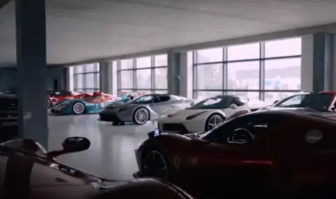 Скрита колекция с над 40 хиперколи отива на търг - 1